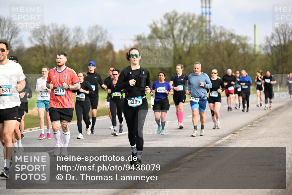 12.04.2026 - 45. Internationalen Wilhelmsburger Insellauf Dr. Thomas Lammeyer http://msf.ph/oto/9436079 12.04.2026 09:26:38 Laufen 537, 3751, 2513, 2620, 2548, 3295, 2601, 5816, 5700 meine-sportfotos.de