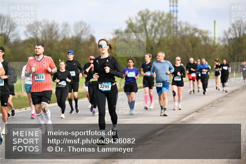 12.04.2026 - 45. Internationalen Wilhelmsburger Insellauf Dr. Thomas Lammeyer http://msf.ph/oto/9436082 12.04.2026 09:26:38 Laufen 39, 2513, 2548, 486, 3295, 2601, 5816, 5700 meine-sportfotos.de