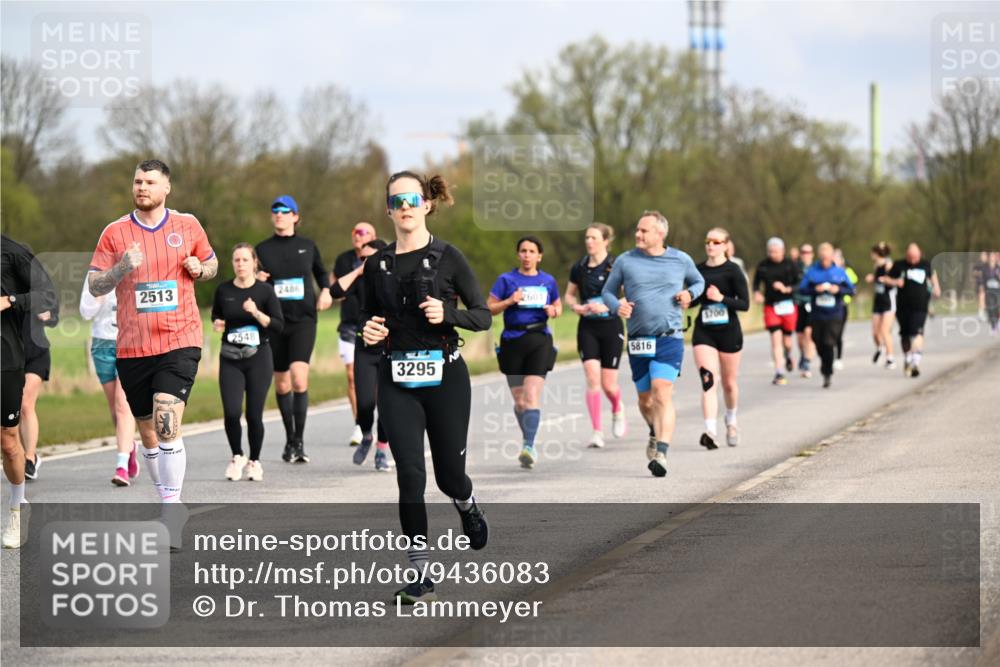 12.04.2026 - 45. Internationalen Wilhelmsburger Insellauf Dr. Thomas Lammeyer http://msf.ph/oto/9436083 12.04.2026 09:26:38 Laufen 2513, 2548, 2486, 3295, 2601, 5816, 700 meine-sportfotos.de