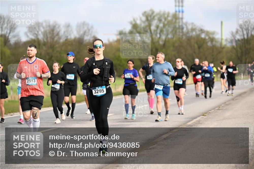 12.04.2026 - 45. Internationalen Wilhelmsburger Insellauf Dr. Thomas Lammeyer http://msf.ph/oto/9436085 12.04.2026 09:26:38 Laufen 2513, 2548, 2486, 3295, 260, 5816 meine-sportfotos.de