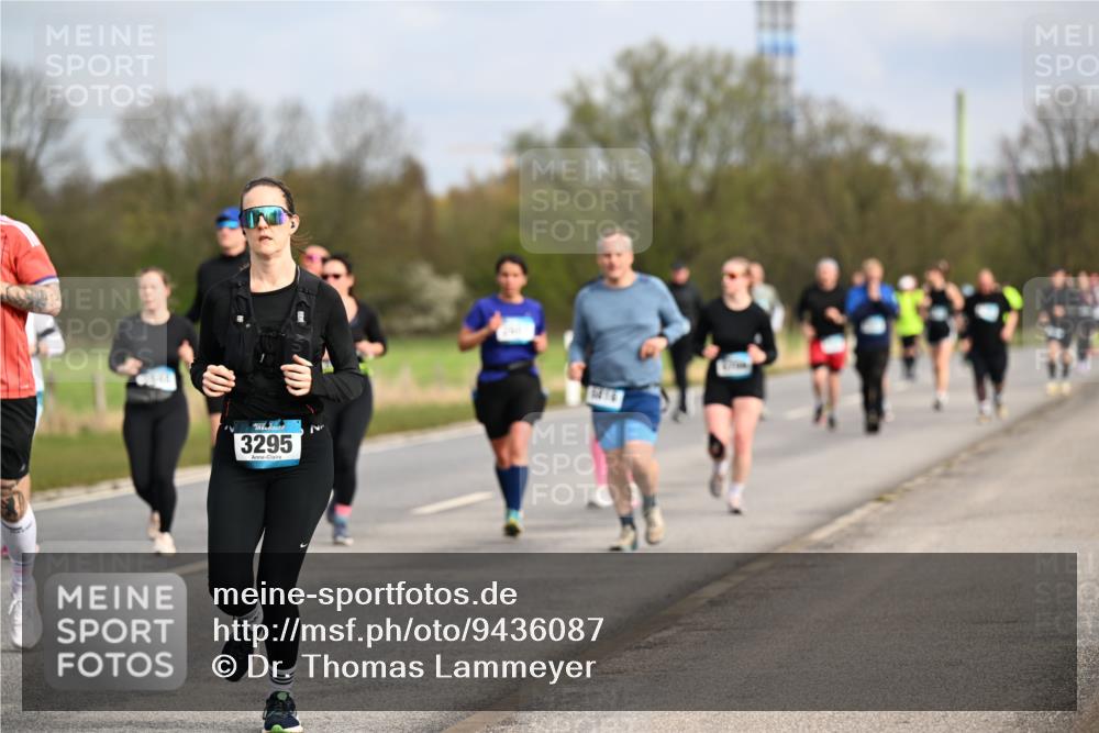 12.04.2026 - 45. Internationalen Wilhelmsburger Insellauf Dr. Thomas Lammeyer http://msf.ph/oto/9436087 12.04.2026 09:26:39 Laufen 3295 meine-sportfotos.de