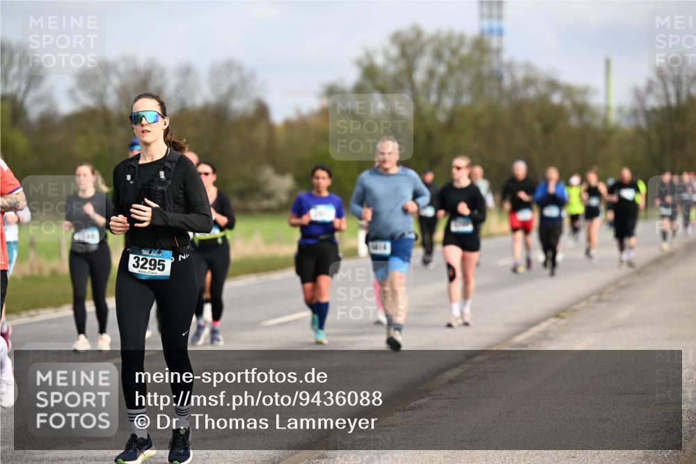 12.04.2026 - 45. Internationalen Wilhelmsburger Insellauf Dr. Thomas Lammeyer http://msf.ph/oto/9436088 12.04.2026 09:26:39 Laufen 3295 meine-sportfotos.de
