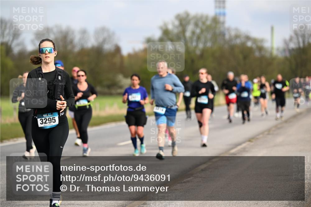 12.04.2026 - 45. Internationalen Wilhelmsburger Insellauf Dr. Thomas Lammeyer http://msf.ph/oto/9436091 12.04.2026 09:26:40 Laufen 3295 meine-sportfotos.de