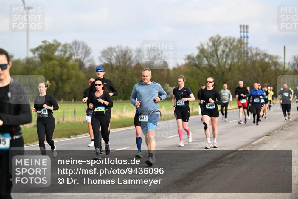 12.04.2026 - 45. Internationalen Wilhelmsburger Insellauf Dr. Thomas Lammeyer http://msf.ph/oto/9436096 12.04.2026 09:26:42 Laufen 95, 2548, 5816, 4633, 5700 meine-sportfotos.de