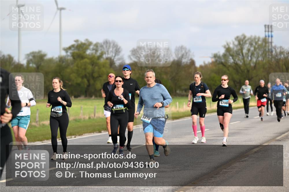 12.04.2026 - 45. Internationalen Wilhelmsburger Insellauf Dr. Thomas Lammeyer http://msf.ph/oto/9436100 12.04.2026 09:26:42 Laufen 2548, 2620, 5816, 4633, 5700 meine-sportfotos.de