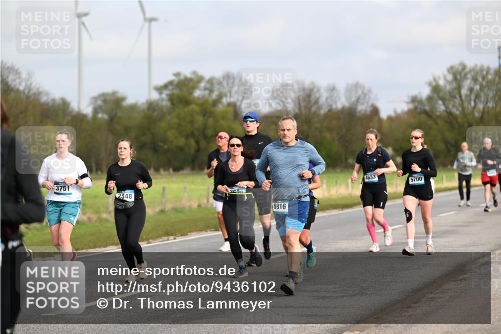 12.04.2026 - 45. Internationalen Wilhelmsburger Insellauf Dr. Thomas Lammeyer http://msf.ph/oto/9436102 12.04.2026 09:26:42 Laufen 2620, 3751, 2548, 5816, 4633, 5700 meine-sportfotos.de