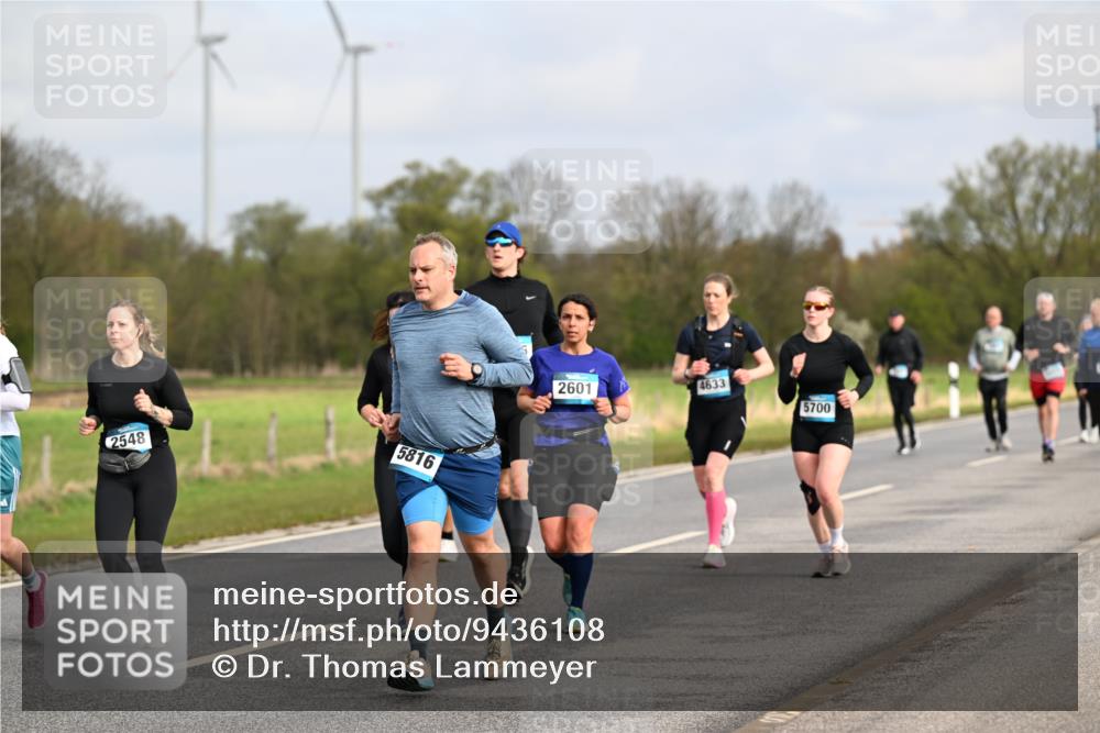 12.04.2026 - 45. Internationalen Wilhelmsburger Insellauf Dr. Thomas Lammeyer http://msf.ph/oto/9436108 12.04.2026 09:26:43 Laufen 2548, 5816, 2601, 4633, 5700 meine-sportfotos.de