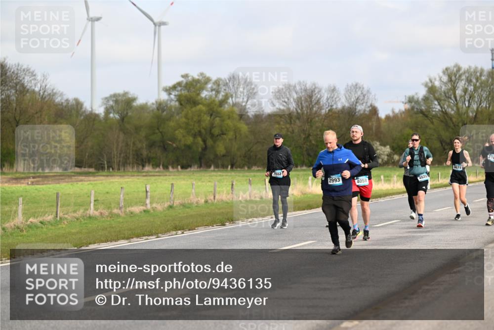 12.04.2026 - 45. Internationalen Wilhelmsburger Insellauf Dr. Thomas Lammeyer http://msf.ph/oto/9436135 12.04.2026 09:26:49 Laufen 2882, 2993, 4058, 3671, 4520 meine-sportfotos.de