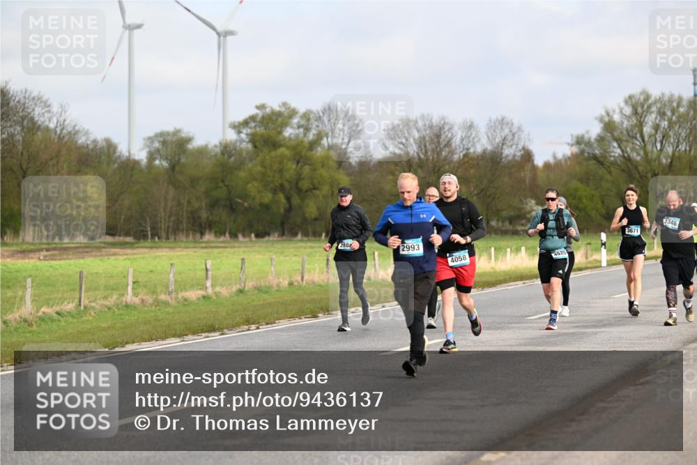 12.04.2026 - 45. Internationalen Wilhelmsburger Insellauf Dr. Thomas Lammeyer http://msf.ph/oto/9436137 12.04.2026 09:26:50 Laufen 2887, 2993, 4058, 45201, 3346, 3671 meine-sportfotos.de