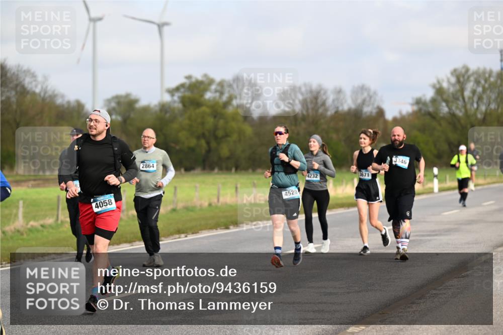 12.04.2026 - 45. Internationalen Wilhelmsburger Insellauf Dr. Thomas Lammeyer http://msf.ph/oto/9436159 12.04.2026 09:26:53 Laufen 82, 4058, 2864, 4520, 4232, 3671, 3346 meine-sportfotos.de