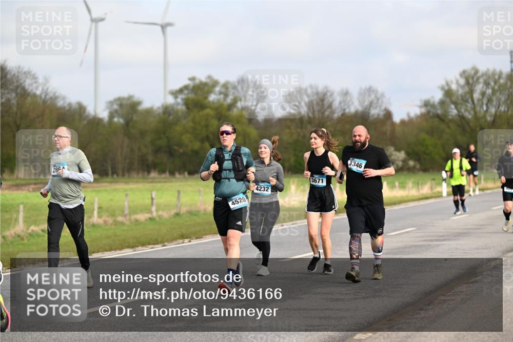 12.04.2026 - 45. Internationalen Wilhelmsburger Insellauf Dr. Thomas Lammeyer http://msf.ph/oto/9436166 12.04.2026 09:26:55 Laufen 286, 4520, 4232, 3671, 3346 meine-sportfotos.de