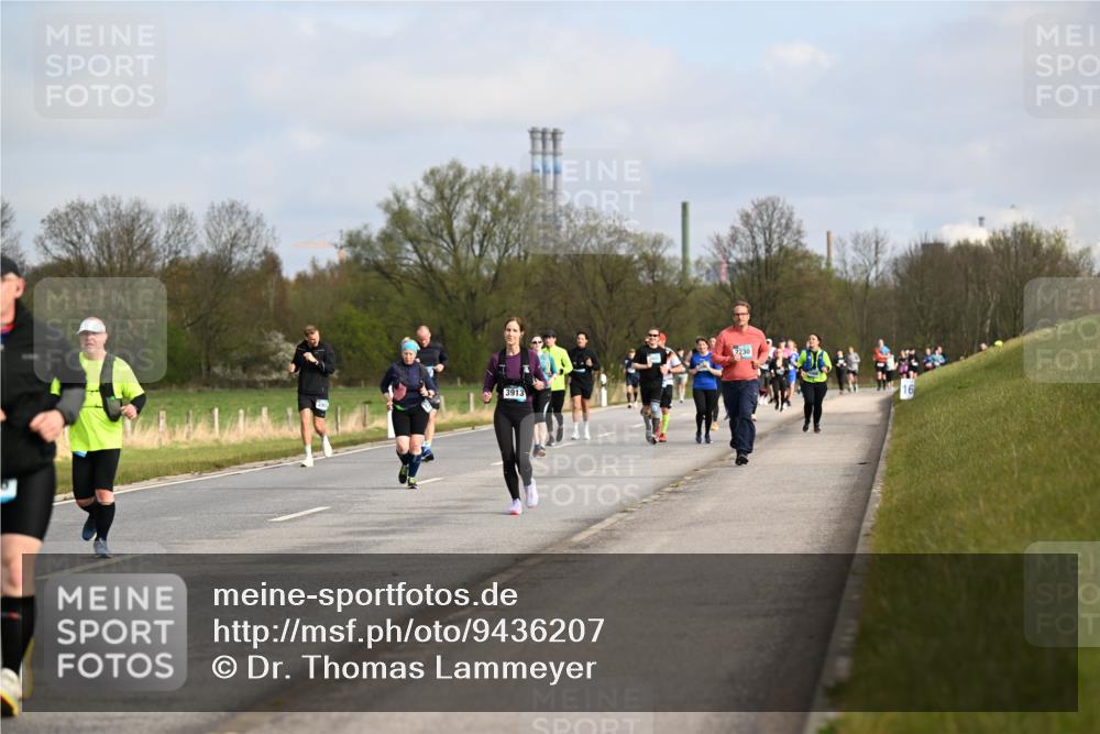 12.04.2026 - 45. Internationalen Wilhelmsburger Insellauf Dr. Thomas Lammeyer http://msf.ph/oto/9436207 12.04.2026 09:27:02 Laufen 3913, 2230, 16 meine-sportfotos.de