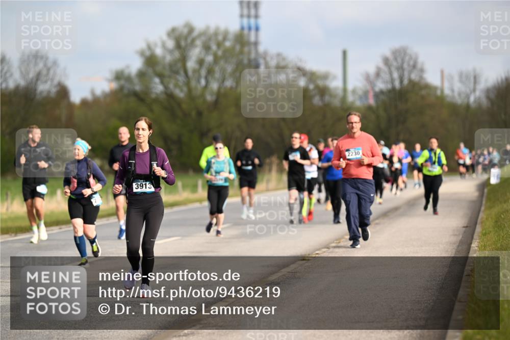 12.04.2026 - 45. Internationalen Wilhelmsburger Insellauf Dr. Thomas Lammeyer http://msf.ph/oto/9436219 12.04.2026 09:27:05 Laufen 3913, 2230 meine-sportfotos.de