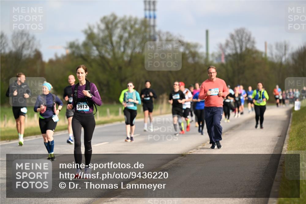 12.04.2026 - 45. Internationalen Wilhelmsburger Insellauf Dr. Thomas Lammeyer http://msf.ph/oto/9436220 12.04.2026 09:27:05 Laufen 3913, 2230 meine-sportfotos.de