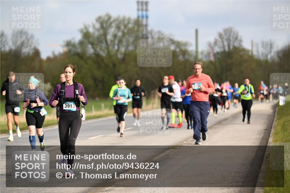 12.04.2026 - 45. Internationalen Wilhelmsburger Insellauf Dr. Thomas Lammeyer http://msf.ph/oto/9436224 12.04.2026 09:27:06 Laufen 3913, 2230 meine-sportfotos.de