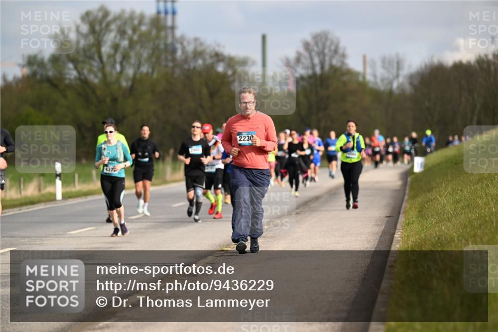12.04.2026 - 45. Internationalen Wilhelmsburger Insellauf Dr. Thomas Lammeyer http://msf.ph/oto/9436229 12.04.2026 09:27:07 Laufen 437, 2230 meine-sportfotos.de
