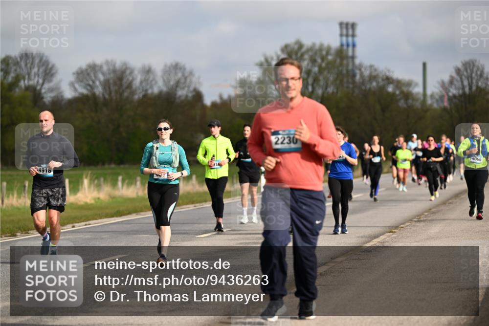 12.04.2026 - 45. Internationalen Wilhelmsburger Insellauf Dr. Thomas Lammeyer http://msf.ph/oto/9436263 12.04.2026 09:27:13 Laufen 4918, 2230, 4066 meine-sportfotos.de