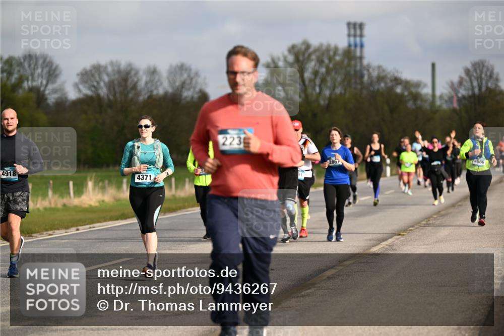 12.04.2026 - 45. Internationalen Wilhelmsburger Insellauf Dr. Thomas Lammeyer http://msf.ph/oto/9436267 12.04.2026 09:27:14 Laufen 4918, 4371, 223, 16, 2867, 4066 meine-sportfotos.de