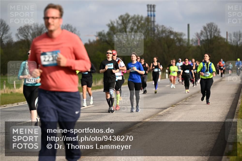 12.04.2026 - 45. Internationalen Wilhelmsburger Insellauf Dr. Thomas Lammeyer http://msf.ph/oto/9436270 12.04.2026 09:27:14 Laufen 4371, 2868, 28, 4066 meine-sportfotos.de