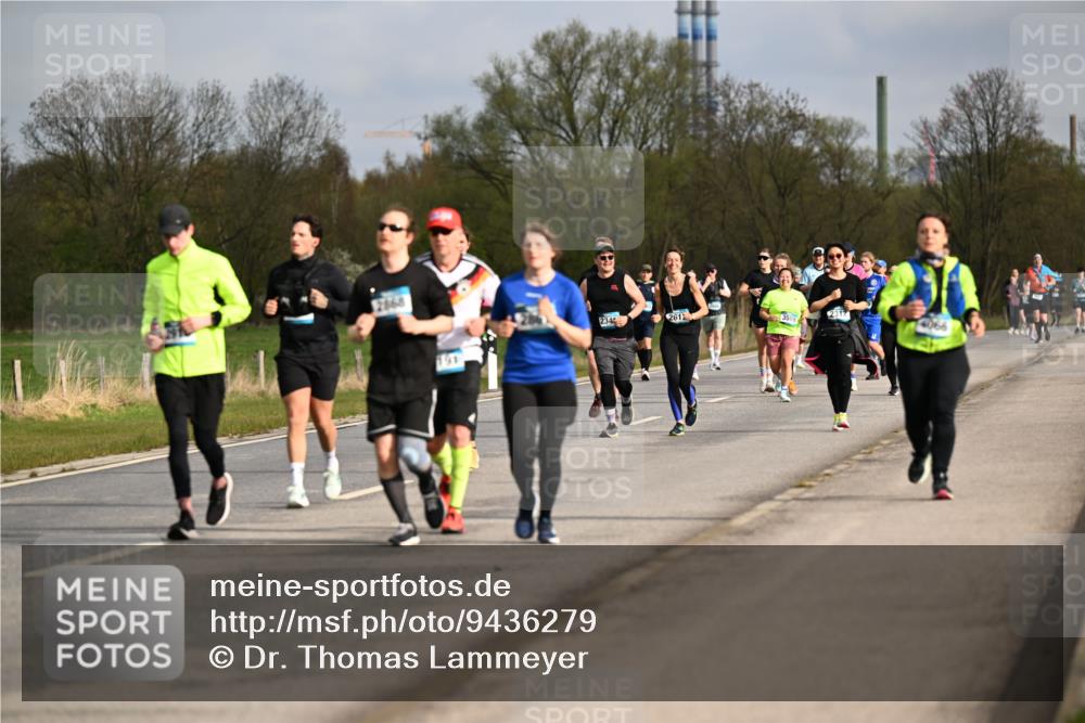 12.04.2026 - 45. Internationalen Wilhelmsburger Insellauf Dr. Thomas Lammeyer http://msf.ph/oto/9436279 12.04.2026 09:27:16 Laufen 2868, 234, 2612, 4066 meine-sportfotos.de