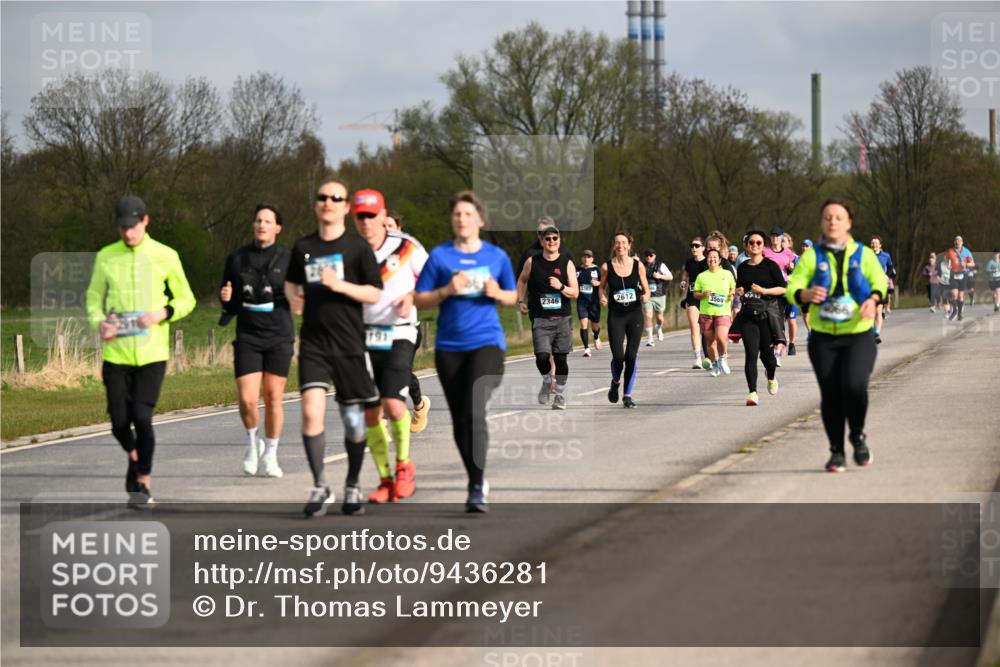 12.04.2026 - 45. Internationalen Wilhelmsburger Insellauf Dr. Thomas Lammeyer http://msf.ph/oto/9436281 12.04.2026 09:27:16 Laufen 191, 2346, 2612, 3569 meine-sportfotos.de