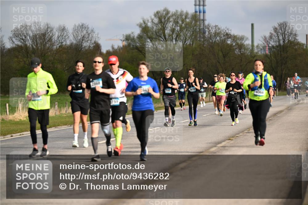 12.04.2026 - 45. Internationalen Wilhelmsburger Insellauf Dr. Thomas Lammeyer http://msf.ph/oto/9436282 12.04.2026 09:27:16 Laufen 2868, 2346, 2612, 3569, 2312 meine-sportfotos.de