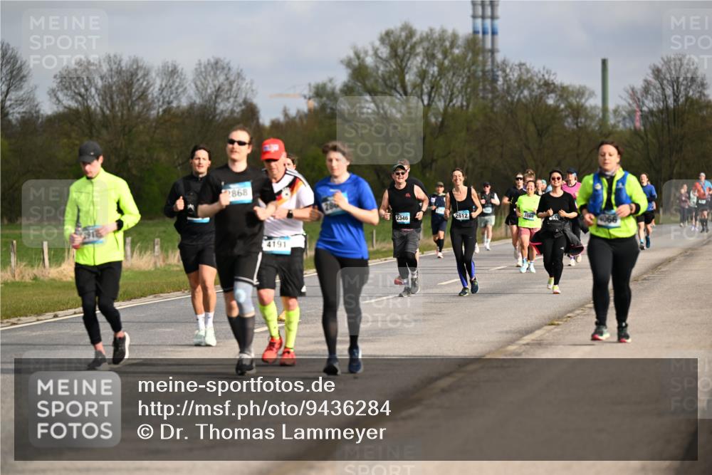 12.04.2026 - 45. Internationalen Wilhelmsburger Insellauf Dr. Thomas Lammeyer http://msf.ph/oto/9436284 12.04.2026 09:27:17 Laufen 2868, 4191, 2346, 2612, 4066 meine-sportfotos.de