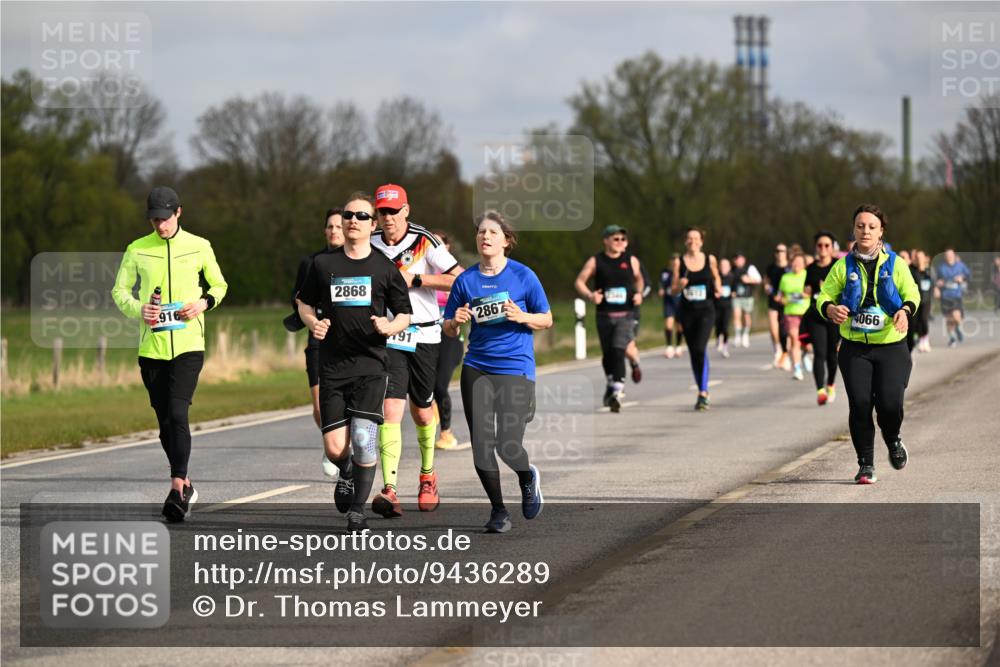 12.04.2026 - 45. Internationalen Wilhelmsburger Insellauf Dr. Thomas Lammeyer http://msf.ph/oto/9436289 12.04.2026 09:27:18 Laufen 916, 2868, 91, 2867, 4066 meine-sportfotos.de