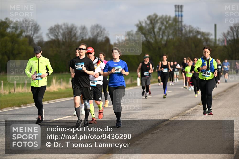 12.04.2026 - 45. Internationalen Wilhelmsburger Insellauf Dr. Thomas Lammeyer http://msf.ph/oto/9436290 12.04.2026 09:27:18 Laufen 2868, 191, 867, 4066 meine-sportfotos.de