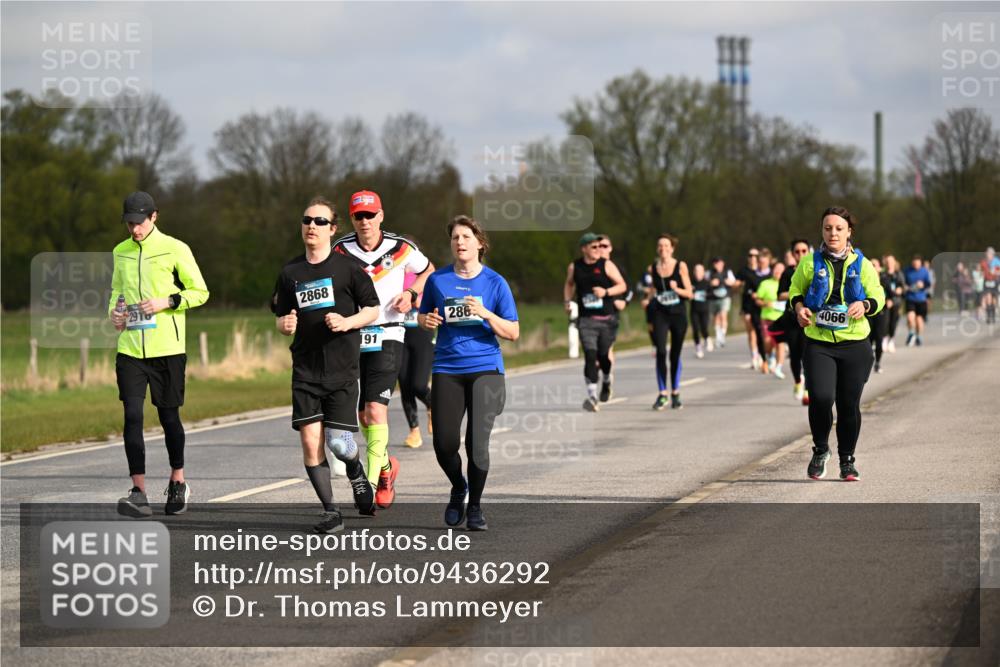 12.04.2026 - 45. Internationalen Wilhelmsburger Insellauf Dr. Thomas Lammeyer http://msf.ph/oto/9436292 12.04.2026 09:27:18 Laufen 93, 2868, 191, 286, 117, 4066 meine-sportfotos.de
