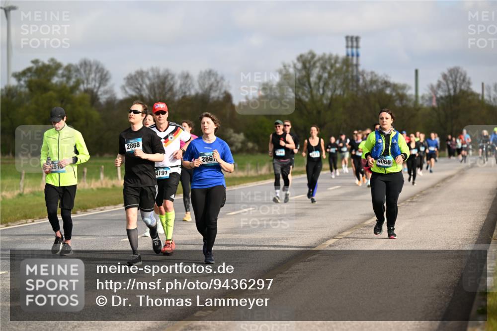 12.04.2026 - 45. Internationalen Wilhelmsburger Insellauf Dr. Thomas Lammeyer http://msf.ph/oto/9436297 12.04.2026 09:27:19 Laufen 2913, 2868, 4191, 286, 4066 meine-sportfotos.de