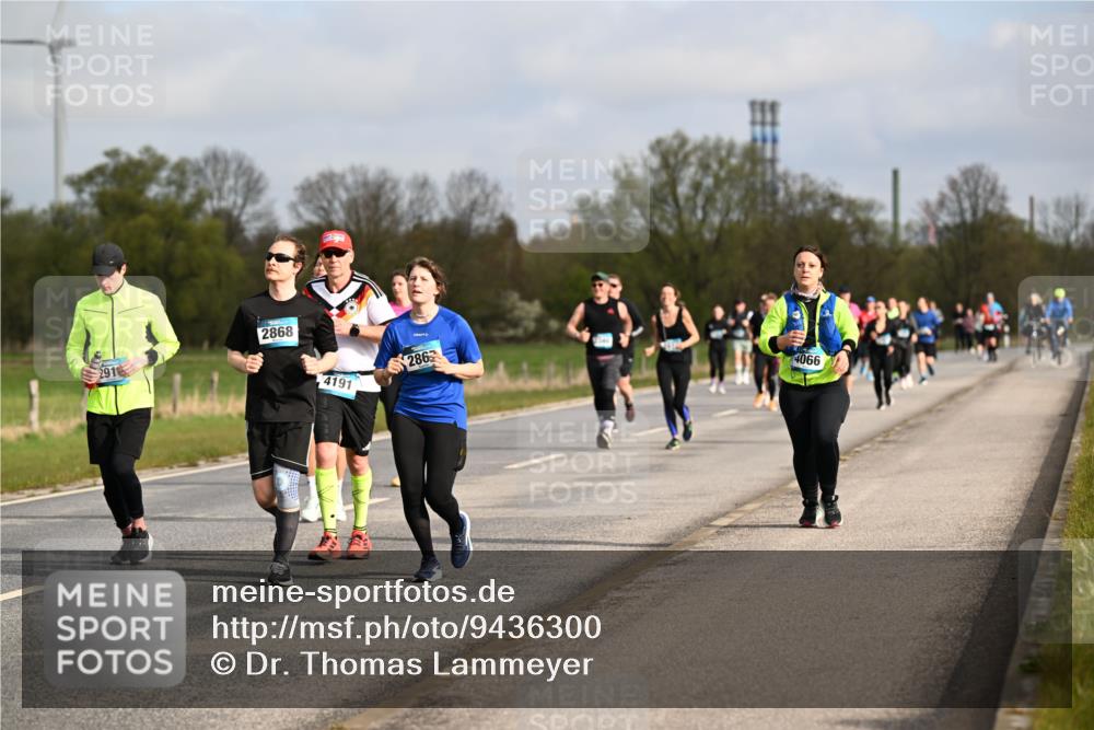 12.04.2026 - 45. Internationalen Wilhelmsburger Insellauf Dr. Thomas Lammeyer http://msf.ph/oto/9436300 12.04.2026 09:27:19 Laufen 291, 2868, 4191, 286, 4066 meine-sportfotos.de