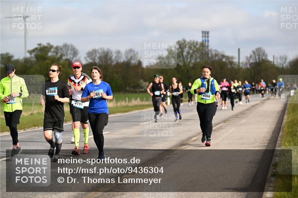 12.04.2026 - 45. Internationalen Wilhelmsburger Insellauf Dr. Thomas Lammeyer http://msf.ph/oto/9436304 12.04.2026 09:27:20 Laufen 2868, 4191, 2867, 4066 meine-sportfotos.de