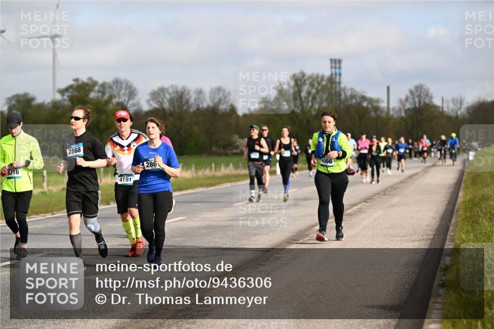 12.04.2026 - 45. Internationalen Wilhelmsburger Insellauf Dr. Thomas Lammeyer http://msf.ph/oto/9436306 12.04.2026 09:27:20 Laufen 916, 2868, 4191, 286, 4066 meine-sportfotos.de