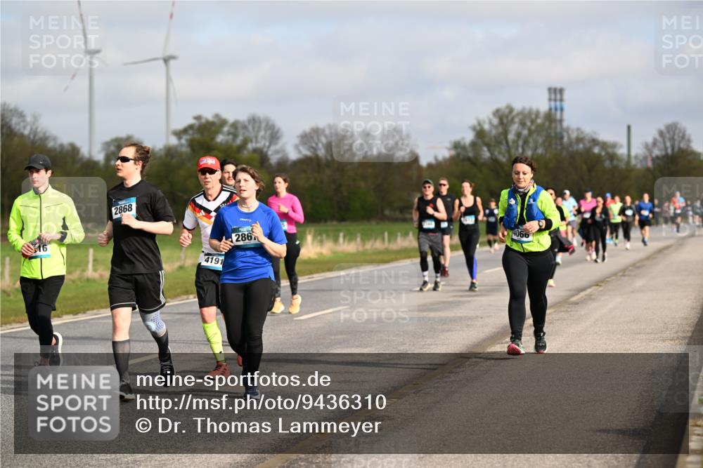 12.04.2026 - 45. Internationalen Wilhelmsburger Insellauf Dr. Thomas Lammeyer http://msf.ph/oto/9436310 12.04.2026 09:27:21 Laufen 2868, 4191, 286, 4066 meine-sportfotos.de