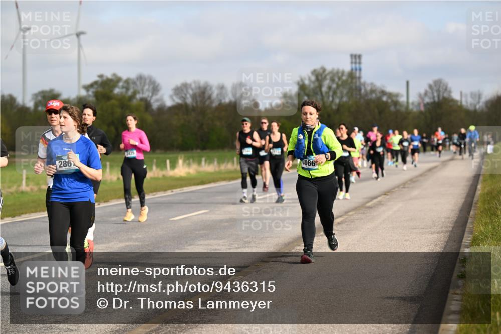 12.04.2026 - 45. Internationalen Wilhelmsburger Insellauf Dr. Thomas Lammeyer http://msf.ph/oto/9436315 12.04.2026 09:27:22 Laufen 286, 3435, 4066 meine-sportfotos.de
