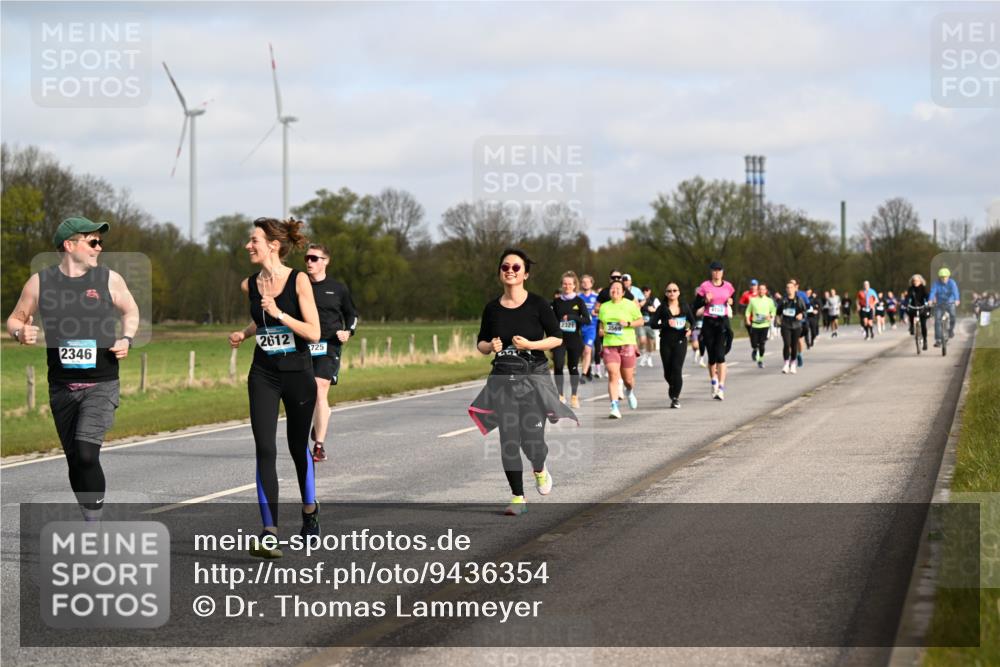 12.04.2026 - 45. Internationalen Wilhelmsburger Insellauf Dr. Thomas Lammeyer http://msf.ph/oto/9436354 12.04.2026 09:27:28 Laufen 2346, 2612, 725, 2321 meine-sportfotos.de