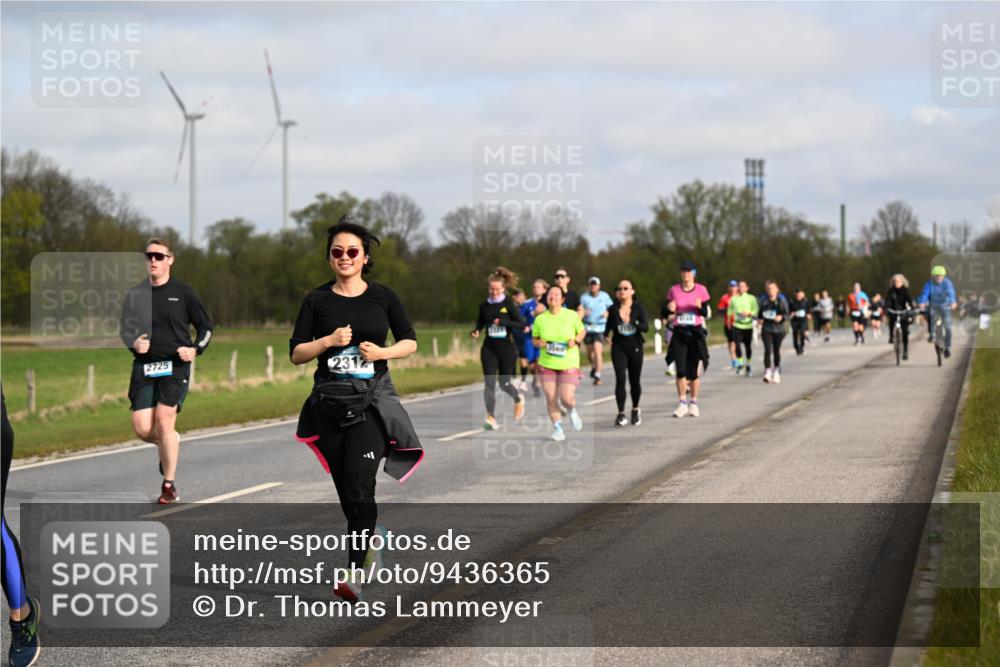 12.04.2026 - 45. Internationalen Wilhelmsburger Insellauf Dr. Thomas Lammeyer http://msf.ph/oto/9436365 12.04.2026 09:27:29 Laufen 2725, 2312, 3569 meine-sportfotos.de