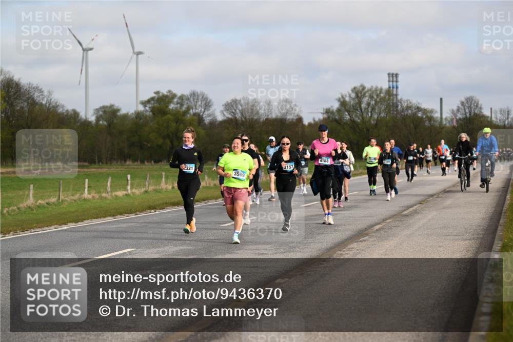 12.04.2026 - 45. Internationalen Wilhelmsburger Insellauf Dr. Thomas Lammeyer http://msf.ph/oto/9436370 12.04.2026 09:27:31 Laufen 4188, 2199, 2157, 321, 3569 meine-sportfotos.de
