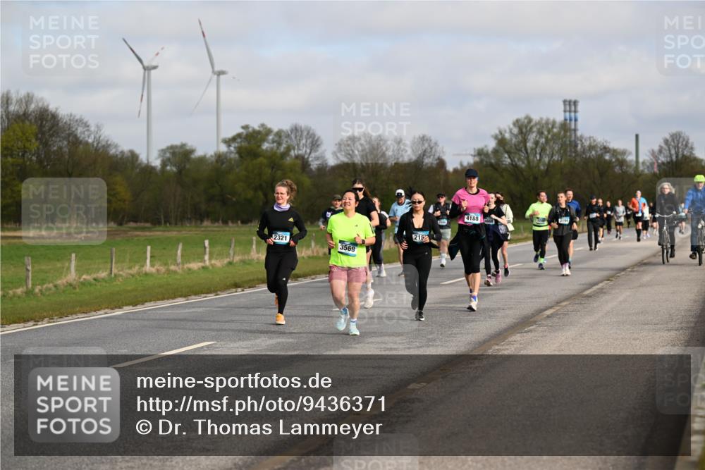 12.04.2026 - 45. Internationalen Wilhelmsburger Insellauf Dr. Thomas Lammeyer http://msf.ph/oto/9436371 12.04.2026 09:27:31 Laufen 2321, 3569, 2152, 4188, 2199 meine-sportfotos.de