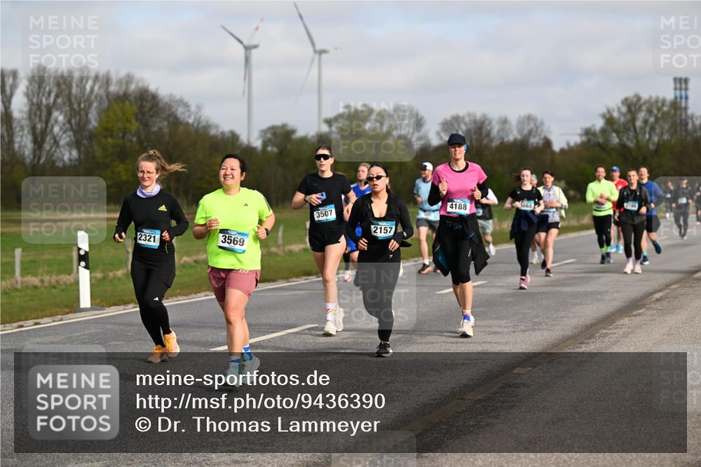 12.04.2026 - 45. Internationalen Wilhelmsburger Insellauf Dr. Thomas Lammeyer http://msf.ph/oto/9436390 12.04.2026 09:27:34 Laufen 2321, 3569, 3507, 2157, 5668, 4188 meine-sportfotos.de