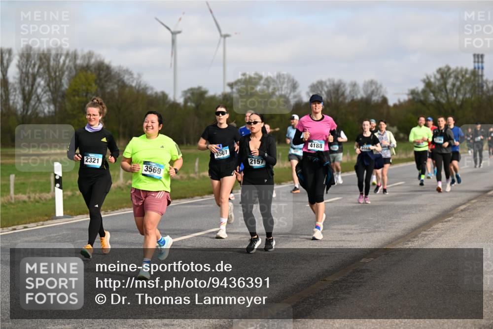 12.04.2026 - 45. Internationalen Wilhelmsburger Insellauf Dr. Thomas Lammeyer http://msf.ph/oto/9436391 12.04.2026 09:27:34 Laufen 2321, 3569, 3507, 4188, 2157 meine-sportfotos.de