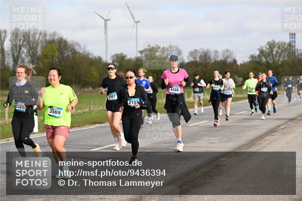 12.04.2026 - 45. Internationalen Wilhelmsburger Insellauf Dr. Thomas Lammeyer http://msf.ph/oto/9436394 12.04.2026 09:27:35 Laufen 232, 3569, 3507, 2157, 4188, 4668, 2199 meine-sportfotos.de