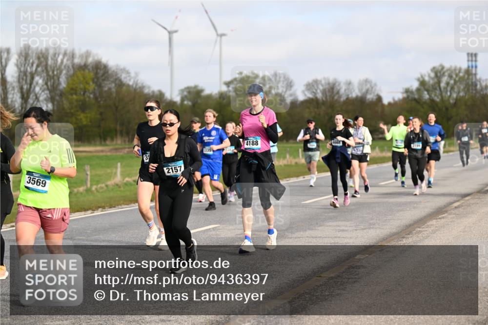 12.04.2026 - 45. Internationalen Wilhelmsburger Insellauf Dr. Thomas Lammeyer http://msf.ph/oto/9436397 12.04.2026 09:27:35 Laufen 3569, 2157, 1335, 4188, 2199 meine-sportfotos.de