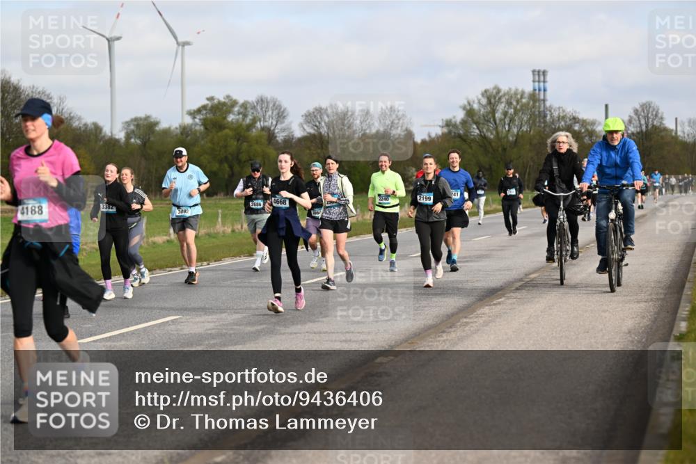 12.04.2026 - 45. Internationalen Wilhelmsburger Insellauf Dr. Thomas Lammeyer http://msf.ph/oto/9436406 12.04.2026 09:27:37 Laufen 241, 2240, 2199, 2686, 4668, 4188, 3382, 3092, 3664 meine-sportfotos.de