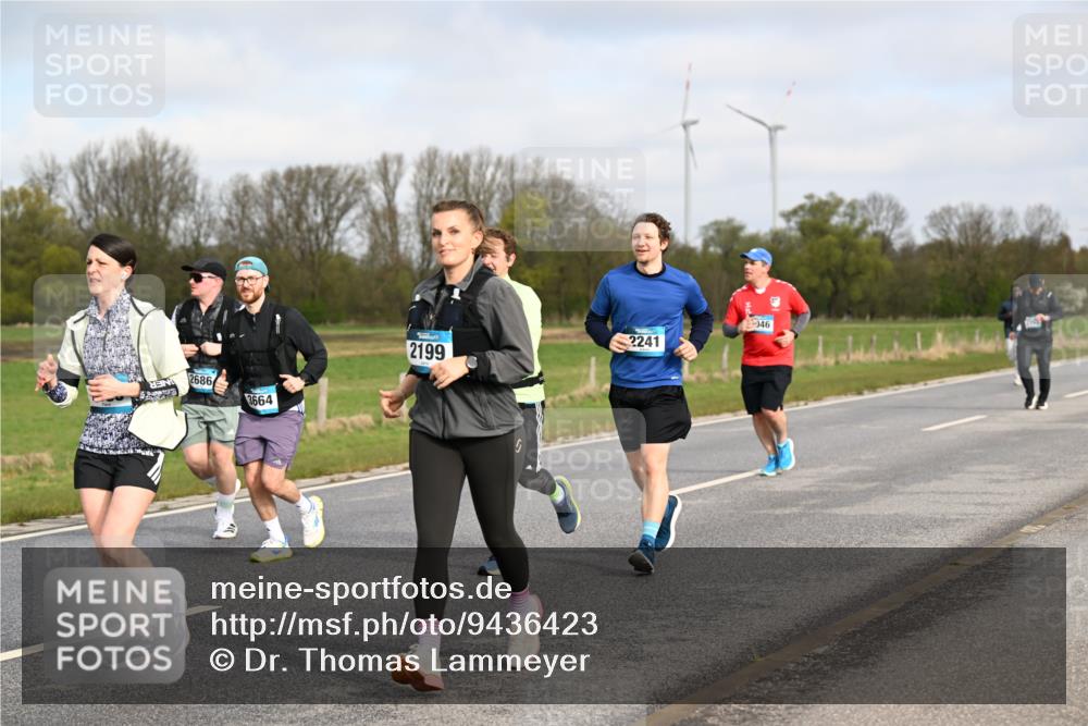 12.04.2026 - 45. Internationalen Wilhelmsburger Insellauf Dr. Thomas Lammeyer http://msf.ph/oto/9436423 12.04.2026 09:27:43 Laufen 2686, 3664, 2199, 2241, 046 meine-sportfotos.de