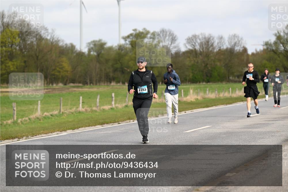 12.04.2026 - 45. Internationalen Wilhelmsburger Insellauf Dr. Thomas Lammeyer http://msf.ph/oto/9436434 12.04.2026 09:27:46 Laufen 2353, 3373, 4004 meine-sportfotos.de
