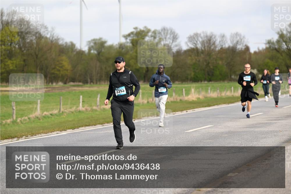 12.04.2026 - 45. Internationalen Wilhelmsburger Insellauf Dr. Thomas Lammeyer http://msf.ph/oto/9436438 12.04.2026 09:27:46 Laufen 2353, 3373, 4004 meine-sportfotos.de