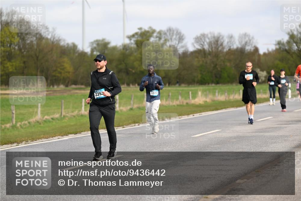 12.04.2026 - 45. Internationalen Wilhelmsburger Insellauf Dr. Thomas Lammeyer http://msf.ph/oto/9436442 12.04.2026 09:27:47 Laufen 2353, 3373, 4004 meine-sportfotos.de