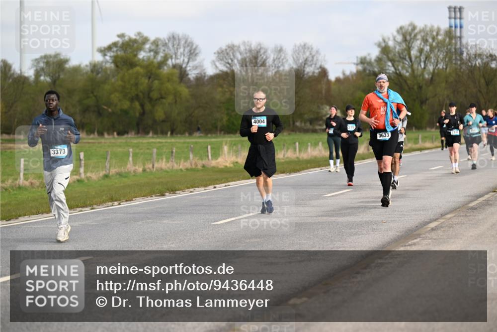 12.04.2026 - 45. Internationalen Wilhelmsburger Insellauf Dr. Thomas Lammeyer http://msf.ph/oto/9436448 12.04.2026 09:27:48 Laufen 3373, 4004, 3633 meine-sportfotos.de